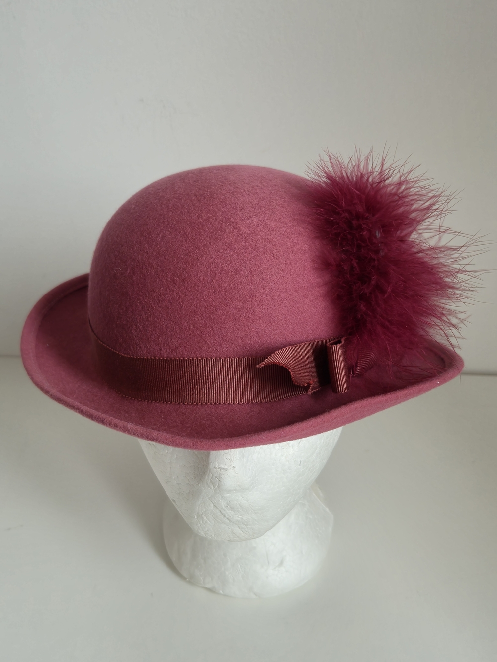 Vintage Kates Canada Wool Felt Cloche Hat, Raspberry Pink Feather Bowler (S55)
